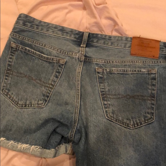 Jean Shorts - Picture 3 of 4